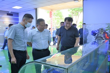 省人大常委会党组副书记、副主任宋国权莅临mansion88明升集团督导消防安全工作