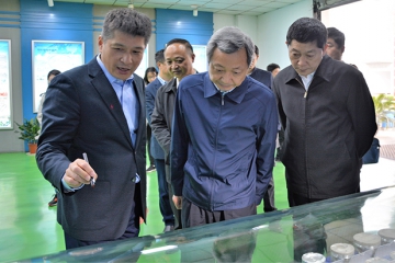 河南省信阳市委书记、市长尚朝阳一行莅临mansion88明升集团调研参观